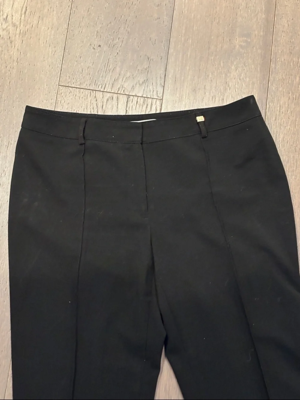 Calvin Klein Black Straight-Leg Trousers and 5th Avenue Top - Picture 4 of 5